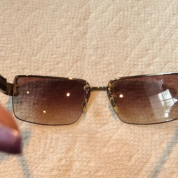Gucci Women's Sunglasses - Picture 9 of 15